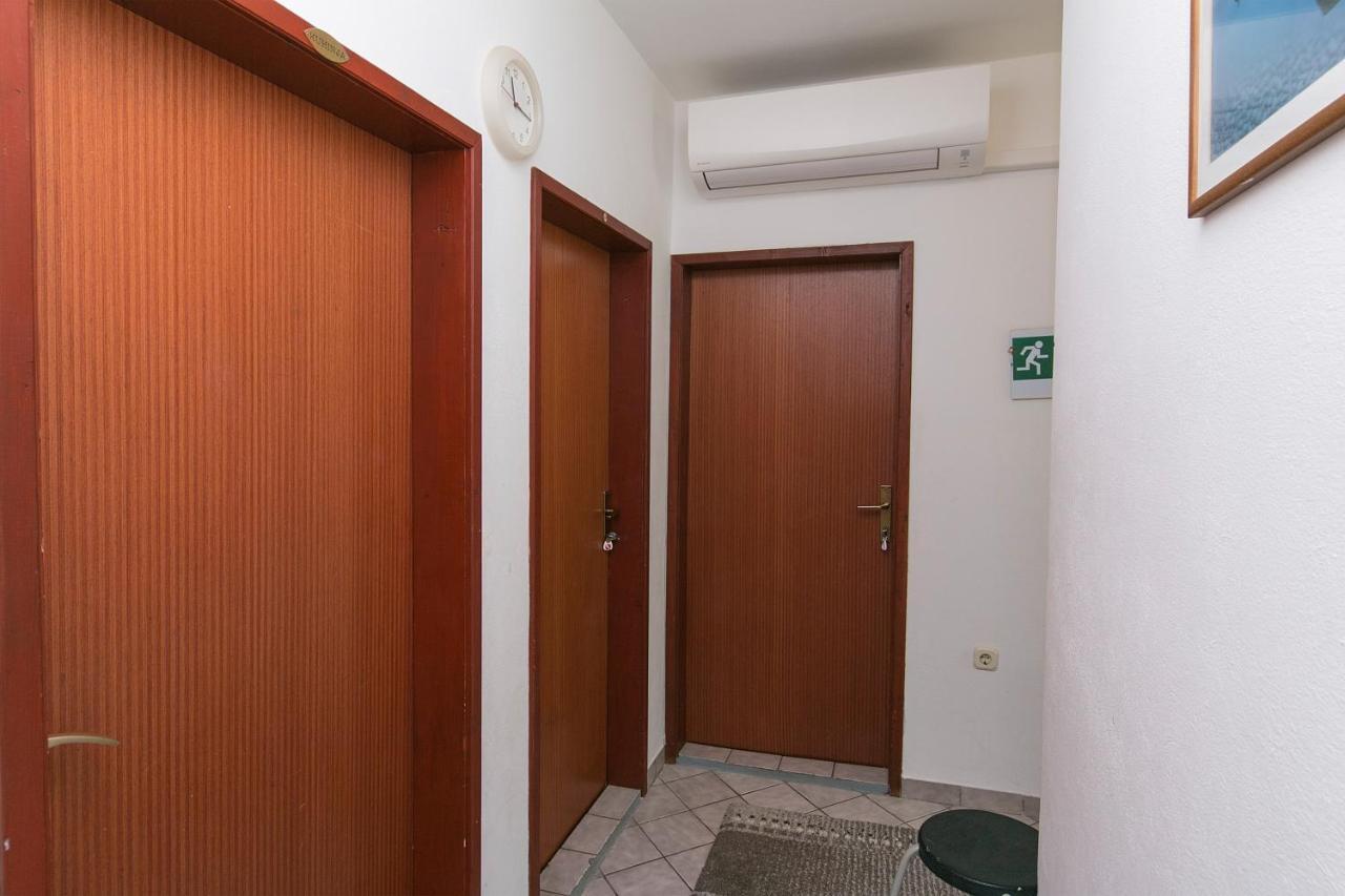 Apartments By The Sea Podaca, Makarska - 516 エクステリア 写真